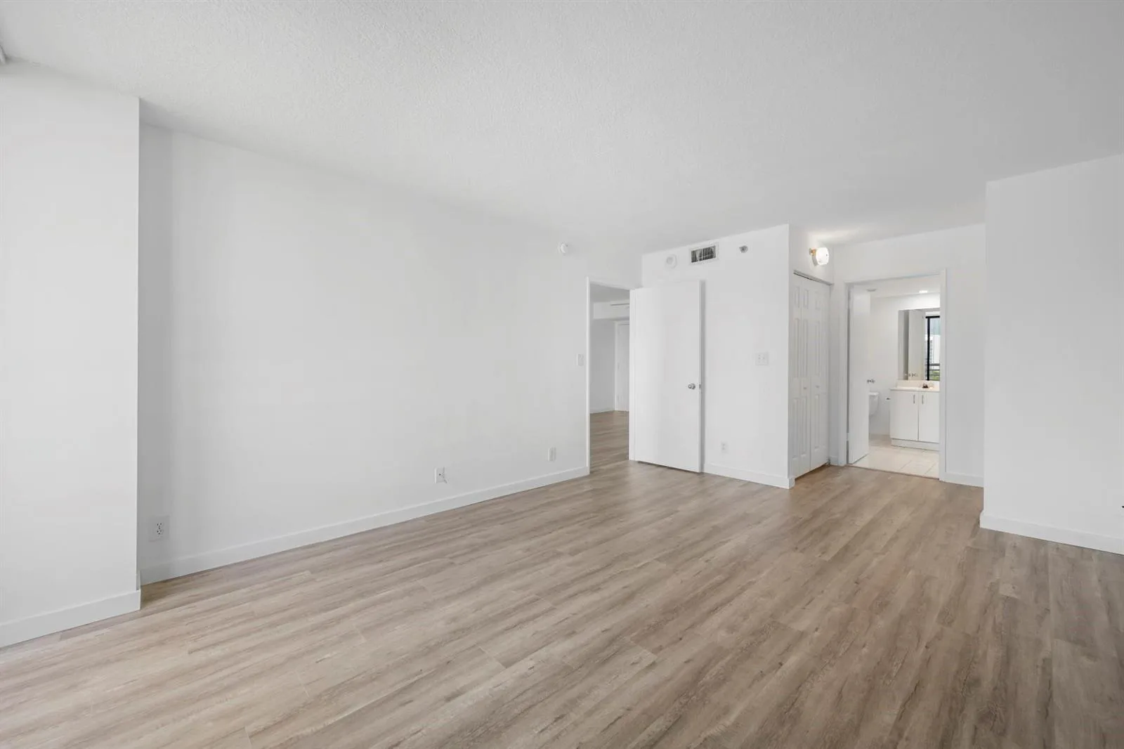 3300 NE 192nd Street # 915, Aventura, FL 33180 photo 6