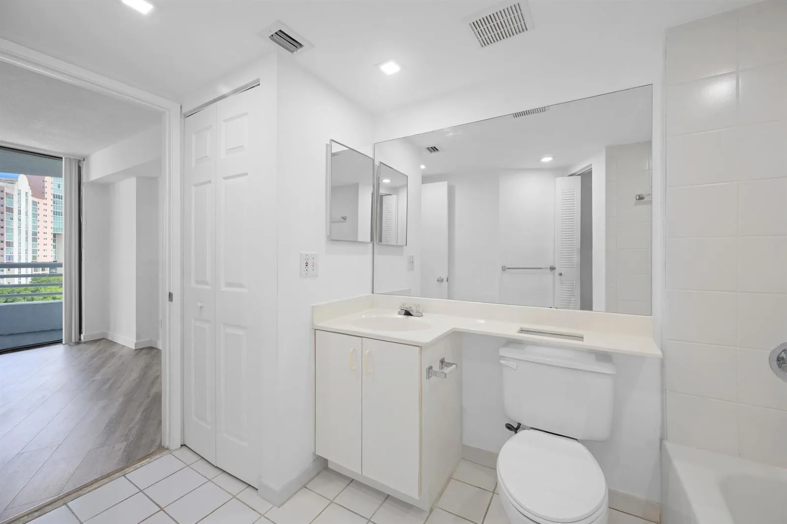 3300 NE 192nd Street # 915, Aventura, FL 33180 photo 9