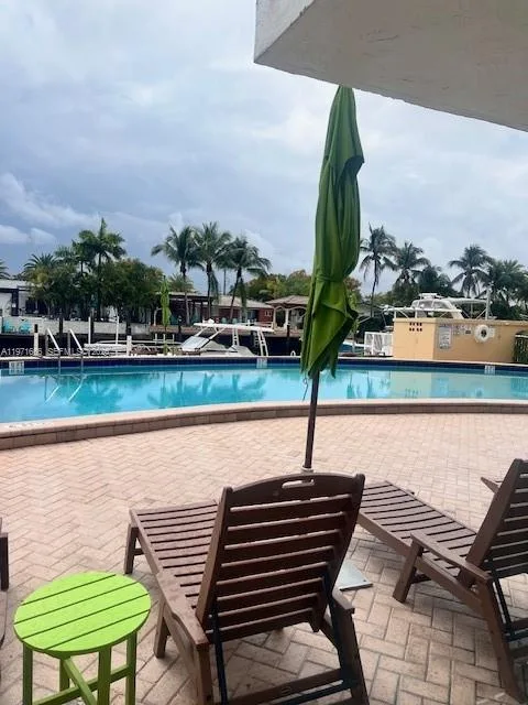 2000 NE 135th St # 601, North Miami, FL 33181 photo 2
