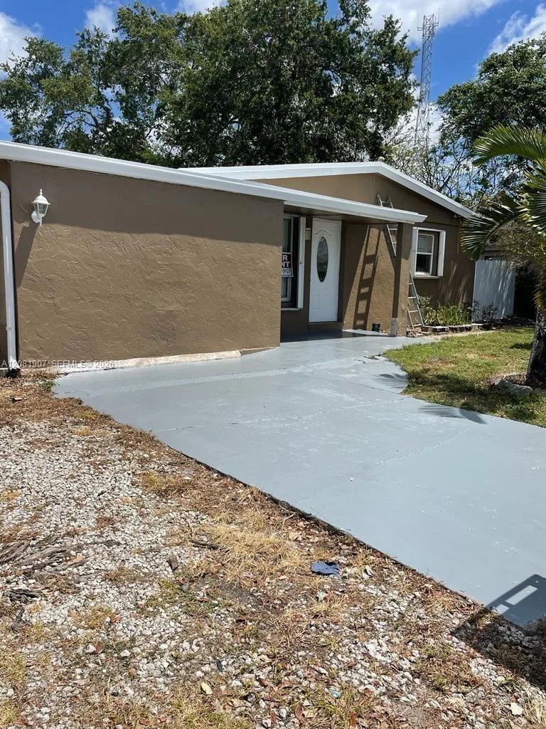 4041 SW 50th St, Dania Beach, FL 33314