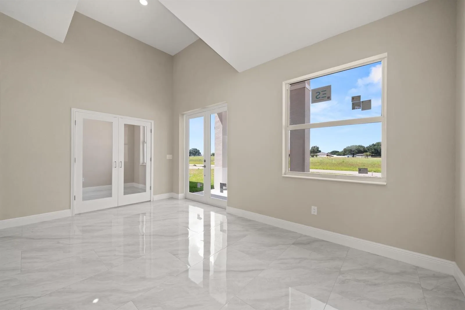 525 GLEN MAR Circle, Sebring, FL 33876 photo 4