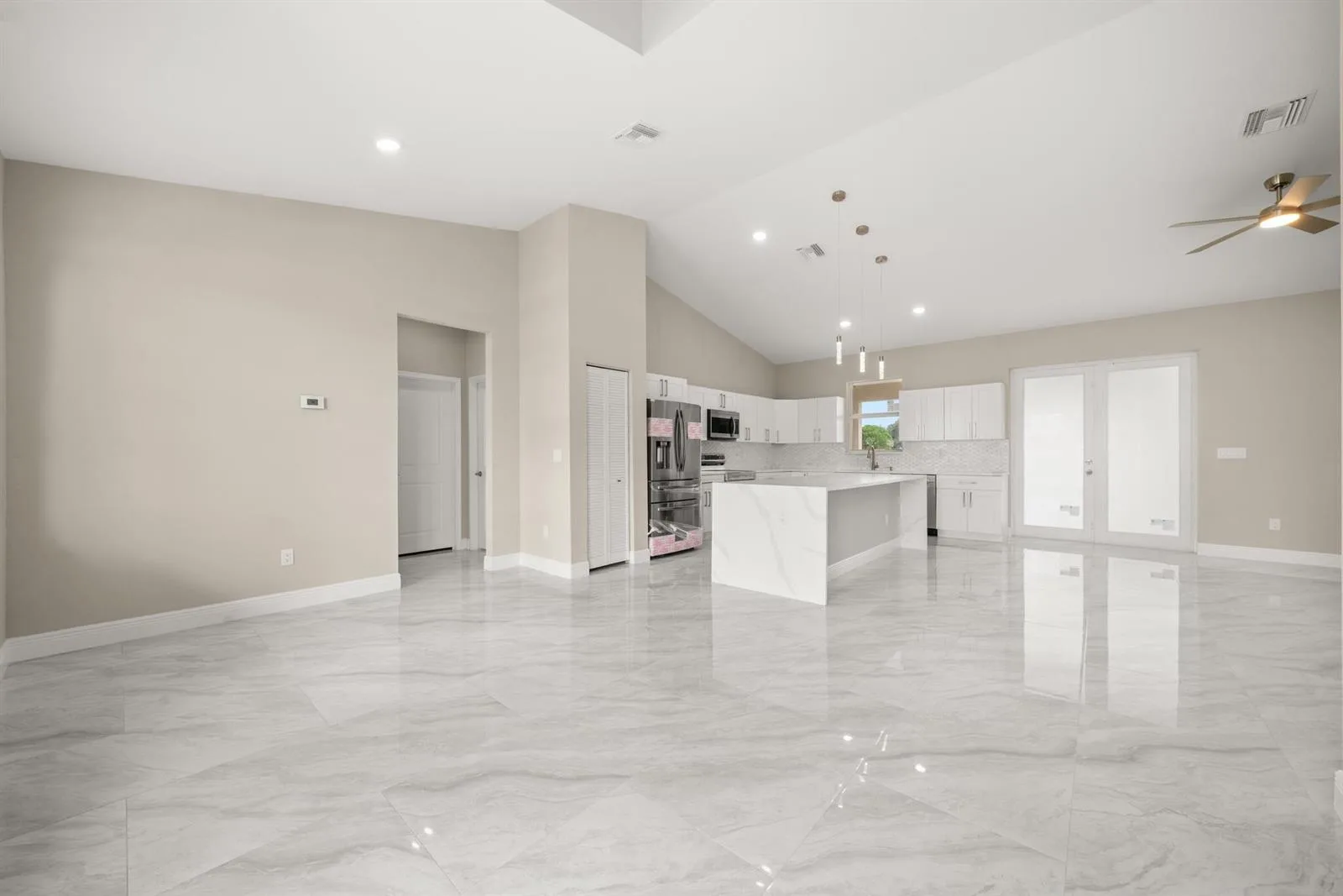 525 GLEN MAR Circle, Sebring, FL 33876 photo 5