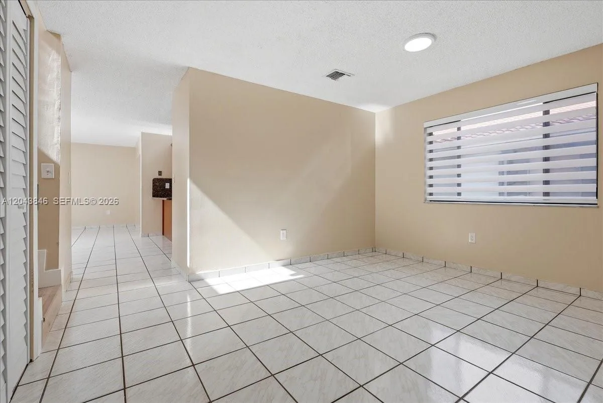10528 SW 69th Ter, Miami, FL 33173 photo 12