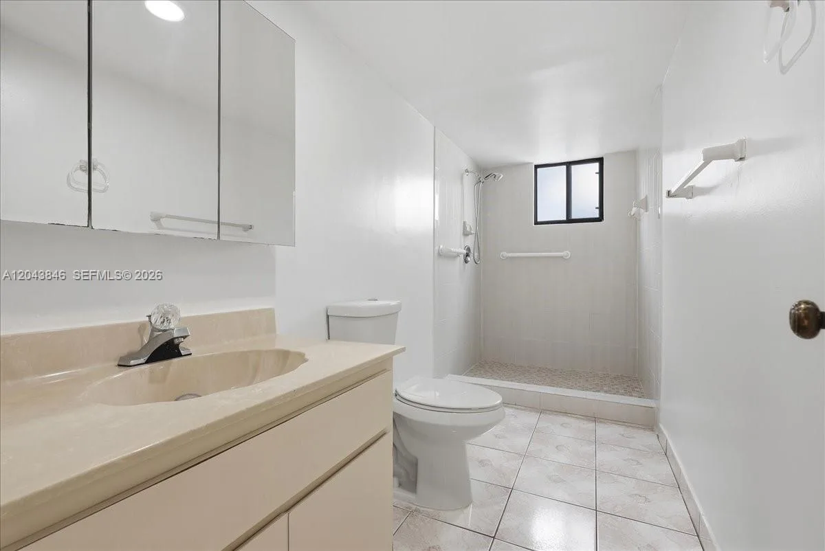 10528 SW 69th Ter, Miami, FL 33173 photo 13