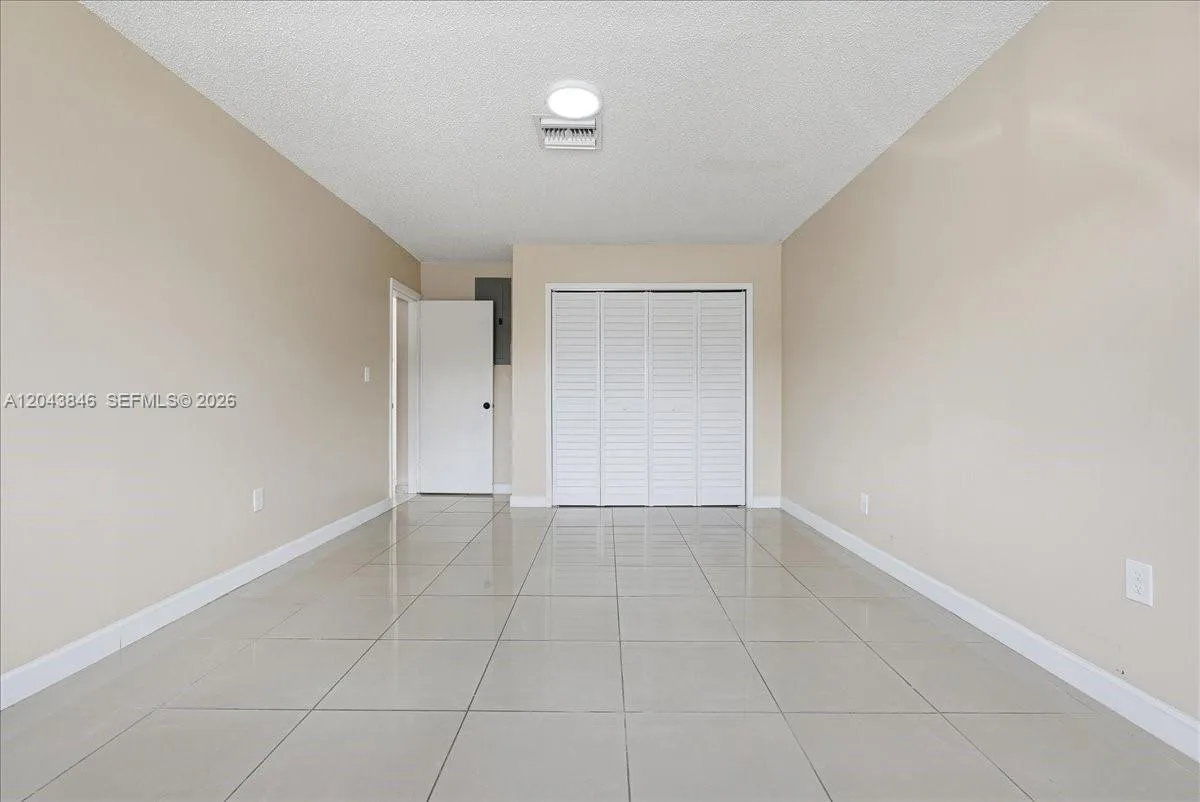 10528 SW 69th Ter, Miami, FL 33173 photo 8