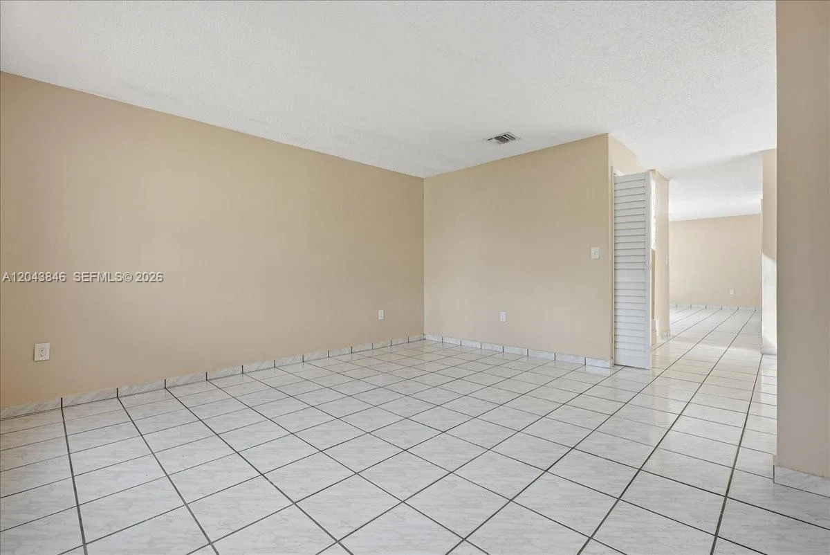 10528 SW 69th Ter, Miami, FL 33173 photo 9