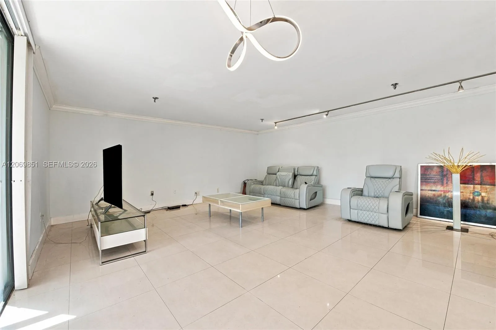 661 NE 195th St # 104, Miami, FL 33179 photo 10