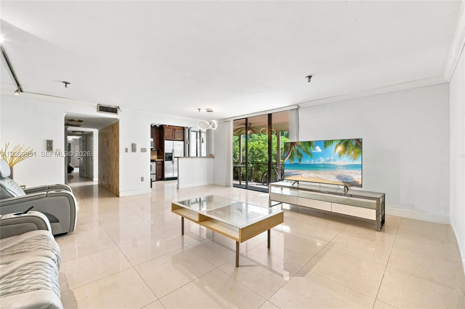 661 NE 195th St # 104, Miami, FL 33179 photo 11