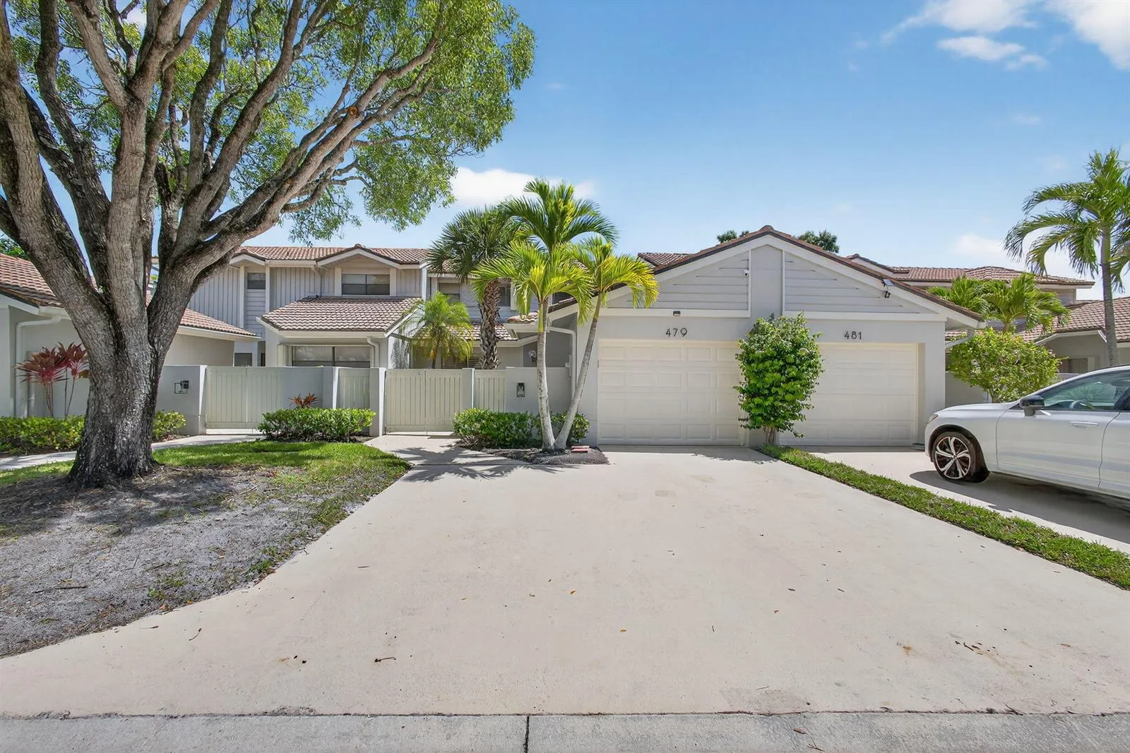 479 Prestwick Circle, Palm Beach Gardens, FL 33418 photo 2