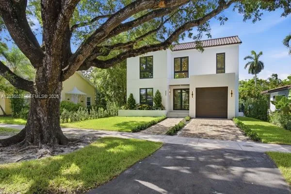 555 Catalonia Ave, Coral Gables, FL 33134 photo 2