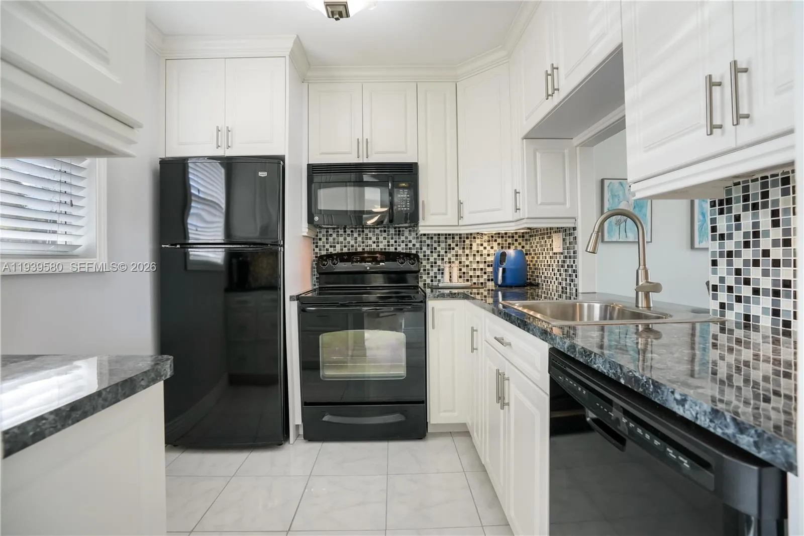 4801 NW 34th St # 406, Lauderdale Lakes, FL 33319 photo 10