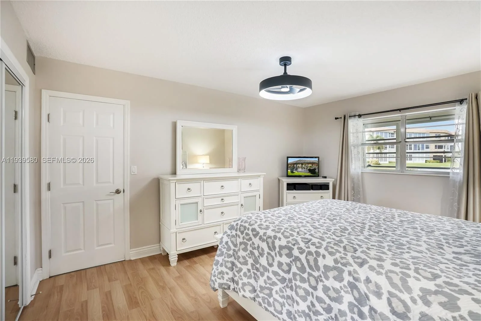 4801 NW 34th St # 406, Lauderdale Lakes, FL 33319 photo 13