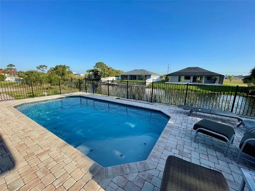 846 SW 15th Street, Cape Coral, FL 33991 photo 2