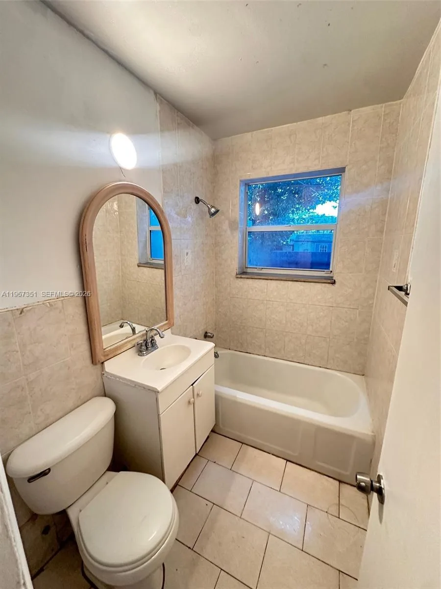 1829 Harding St, Hollywood, FL 33020 photo 8