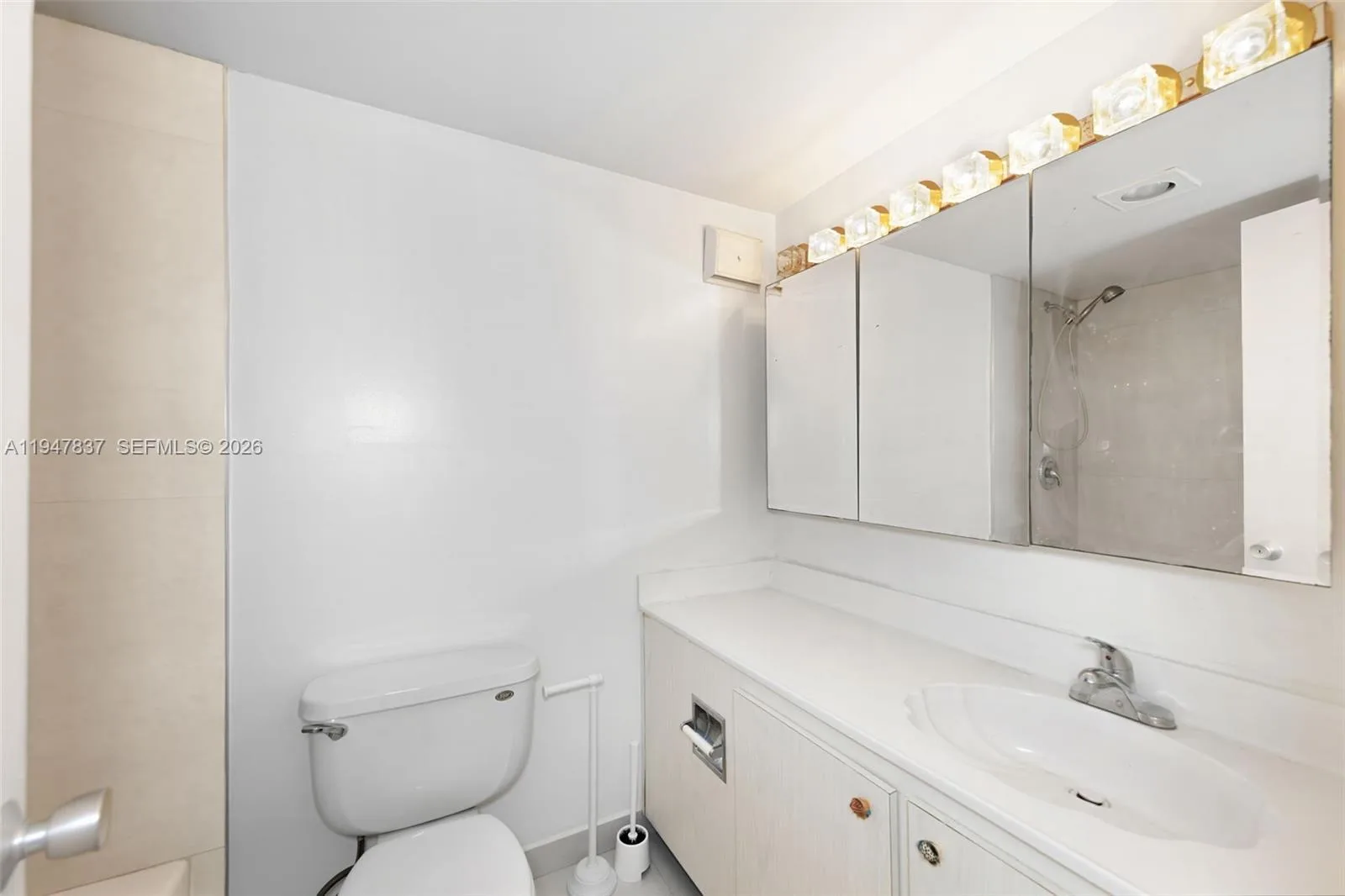 430 Golden Isles Dr # 707, Hallandale Beach, FL 33009 photo 11