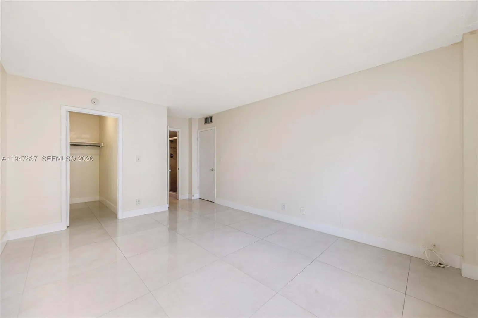 430 Golden Isles Dr # 707, Hallandale Beach, FL 33009 photo 7