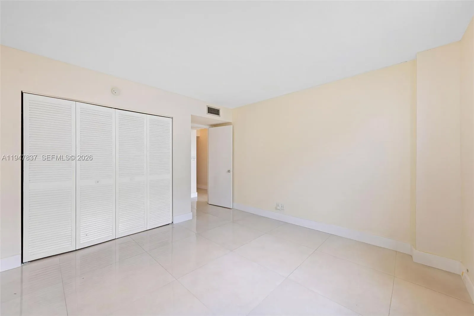 430 Golden Isles Dr # 707, Hallandale Beach, FL 33009 photo 9