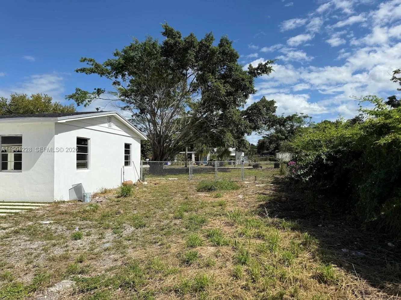 2409 SE 2nd Ave SE, Vero Beach, FL 32962 photo 3
