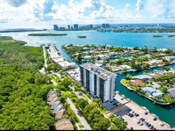 2640 NE 135th St # 312, North Miami, FL 33181