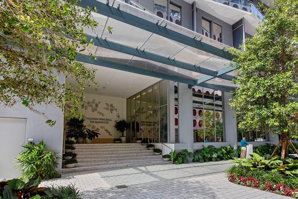 77 SE 5th Street # 3902, Miami, FL 33131 photo 2