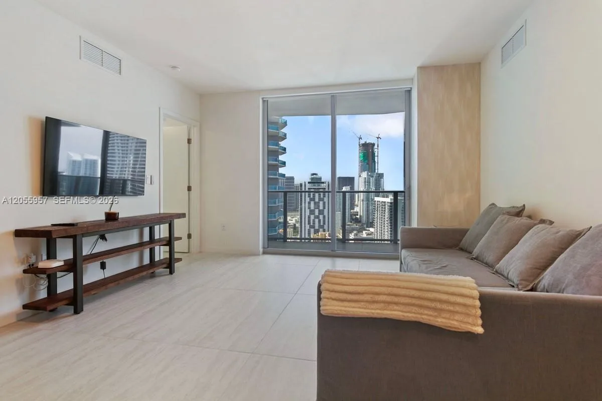 77 SE 5th Street # 3902, Miami, FL 33131 photo 5