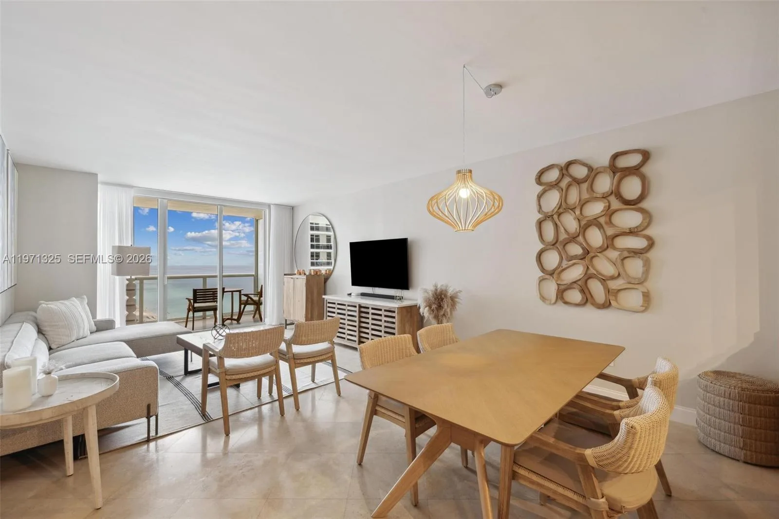 1830 S OCEAN DR # 2811, Hallandale Beach, FL 33009