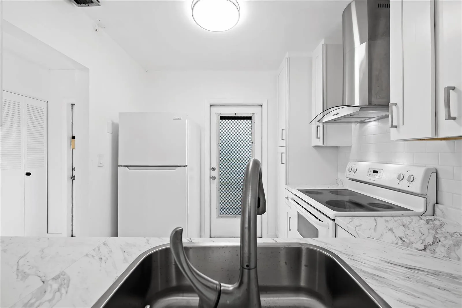 5031 W Oakland Park Boulevard # 309, Lauderdale Lakes, FL 33313 photo 6