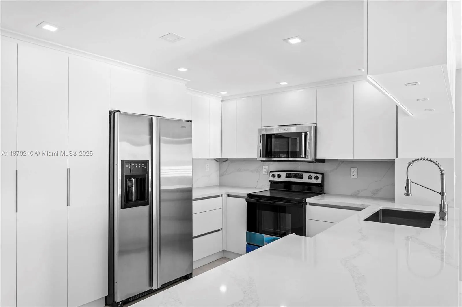 5555 Collins Ave # 14N, Miami Beach, FL 33140 photo 3