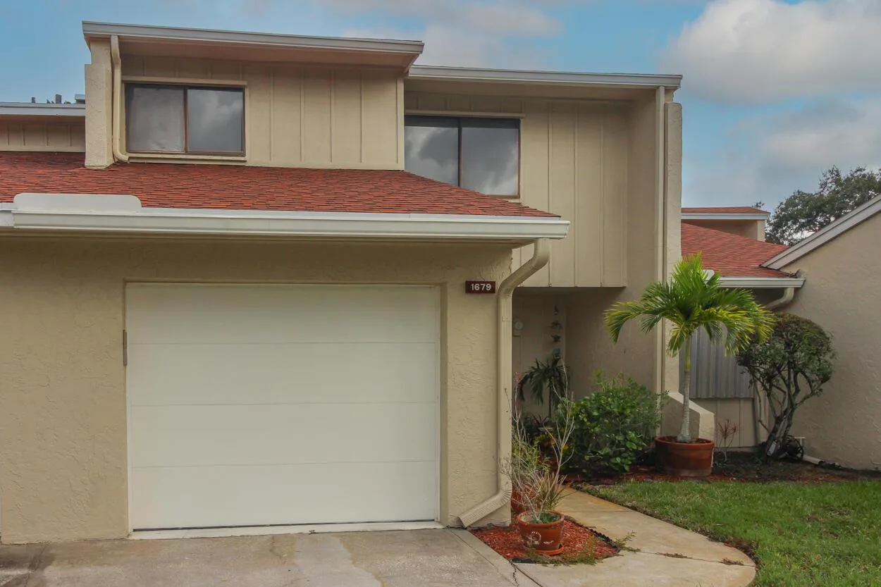 1679 SW Crossing Circle, Palm City, FL 34990
