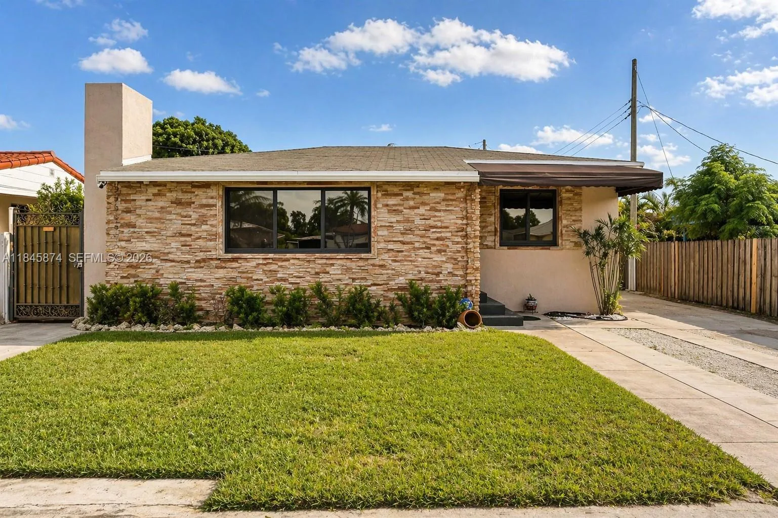 117 W 34th St, Hialeah, FL 33012 photo 2