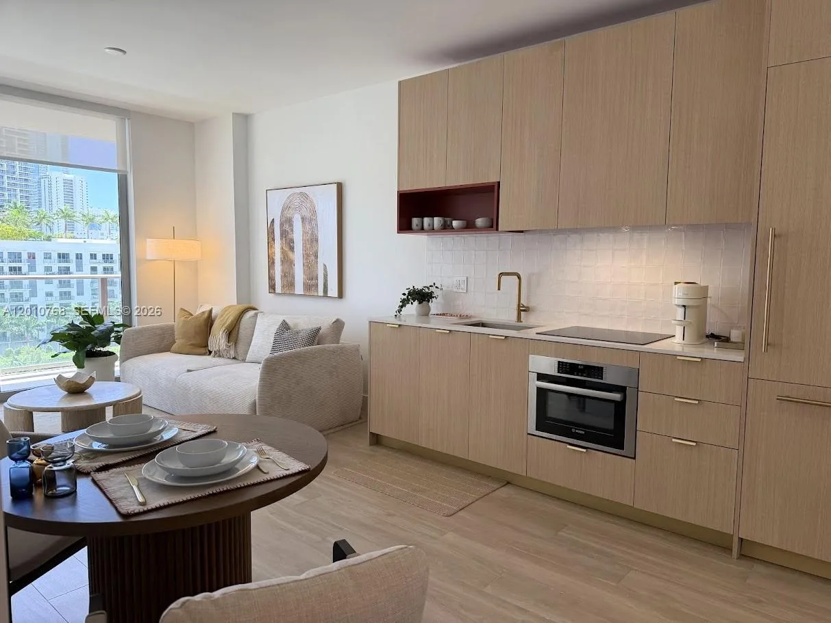 90 NE 32 # 803, Miami, FL 33137