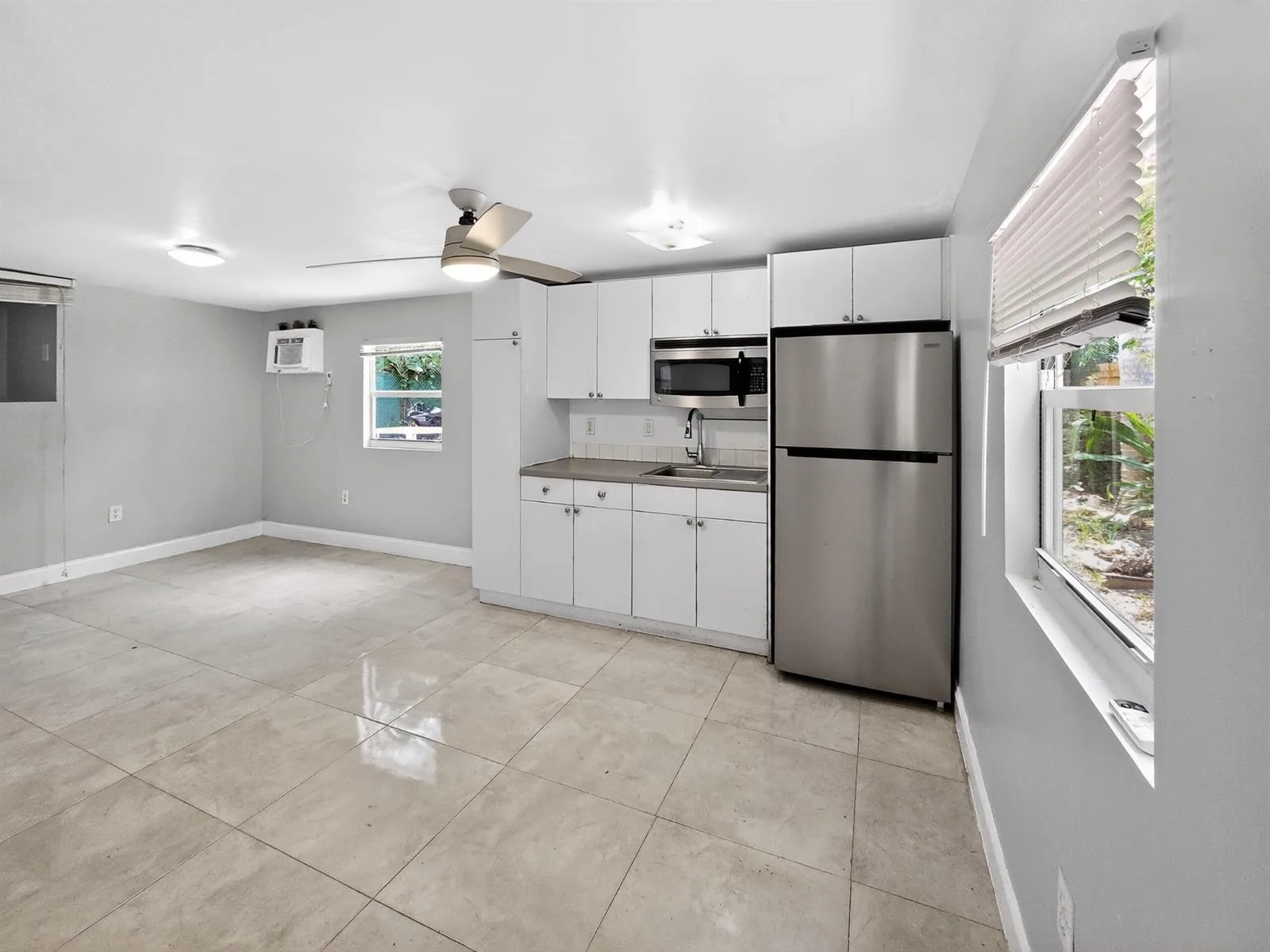 2426 NE 184TH Street, North Miami Beach, FL 33160 photo 3