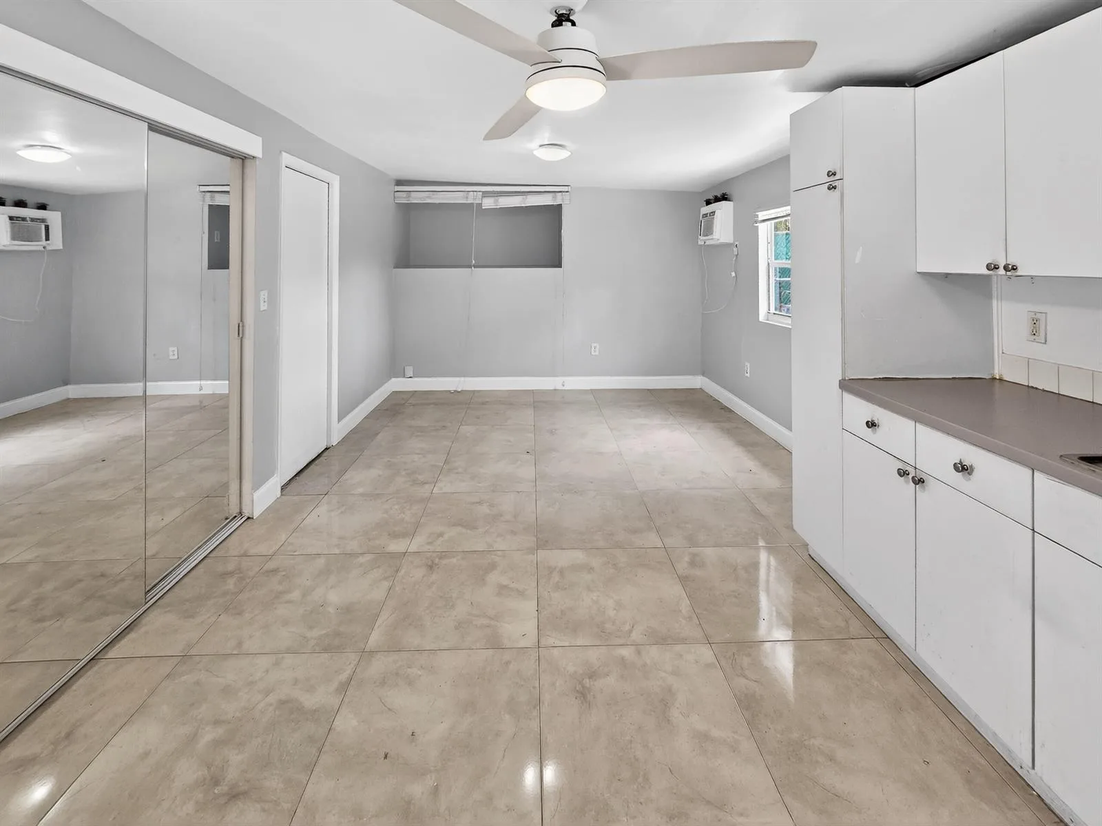 2426 NE 184TH Street, North Miami Beach, FL 33160 photo 4