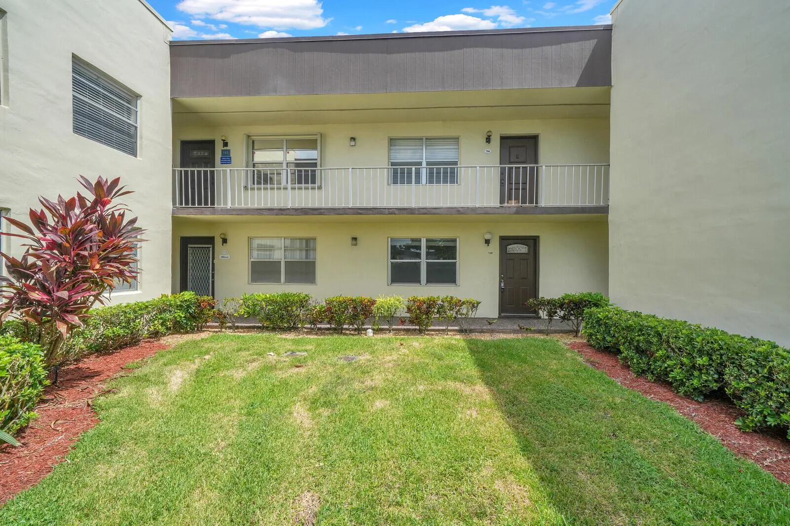 742 Normandy P, Delray Beach, FL 33484 photo 2
