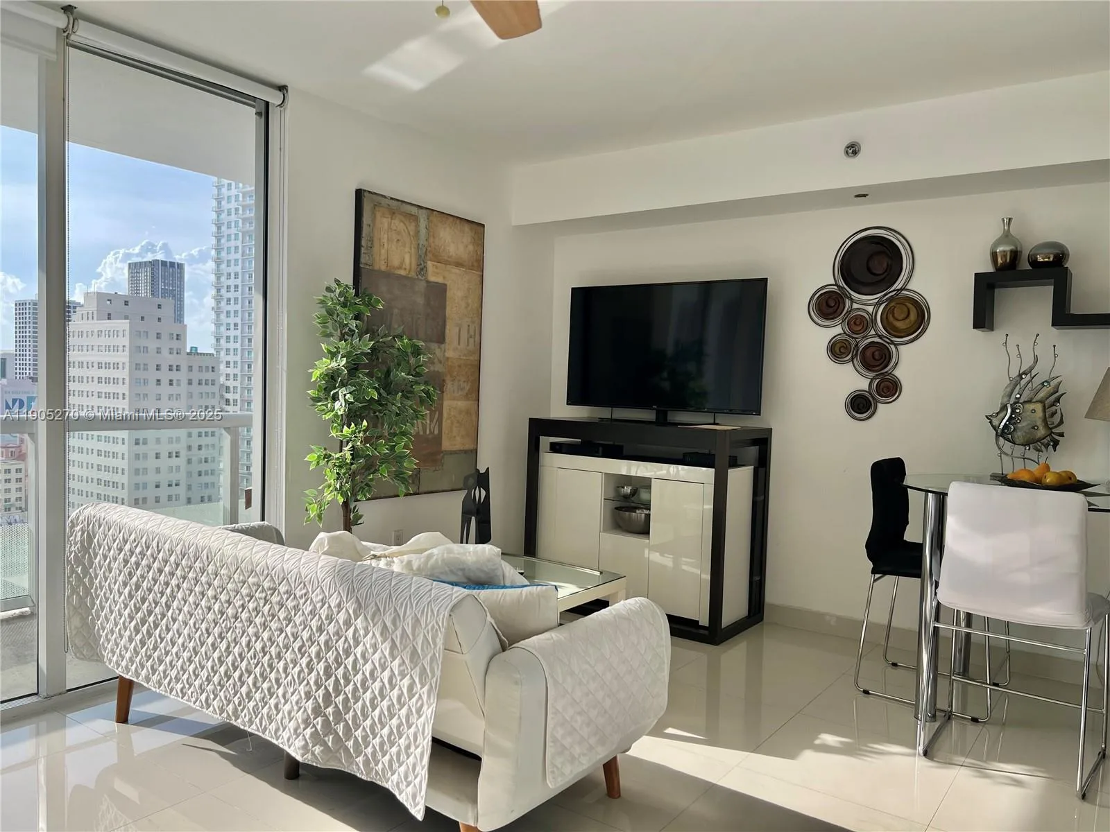 50 Biscayne Blvd # 1809, Miami, FL 33132 photo 3