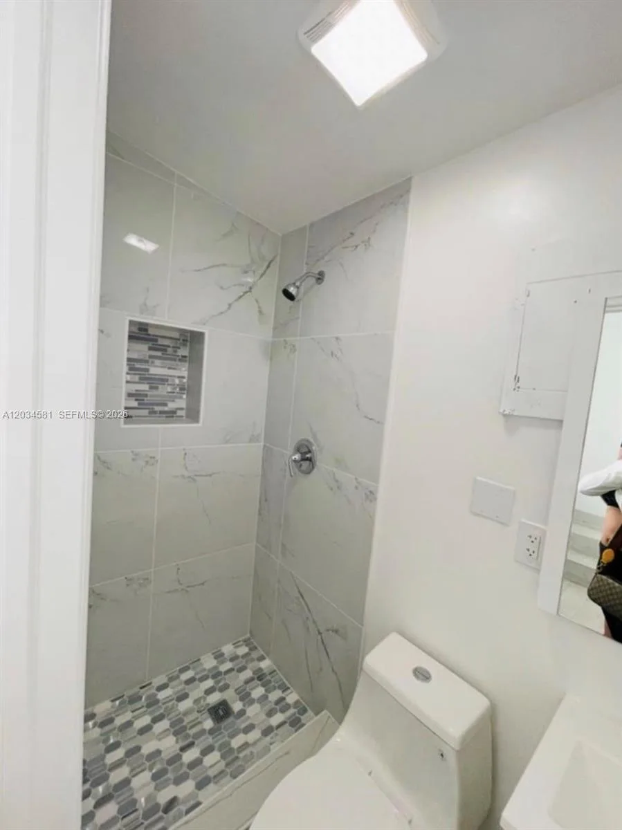 2735 Dewey St, Hollywood, FL 33020 photo 7