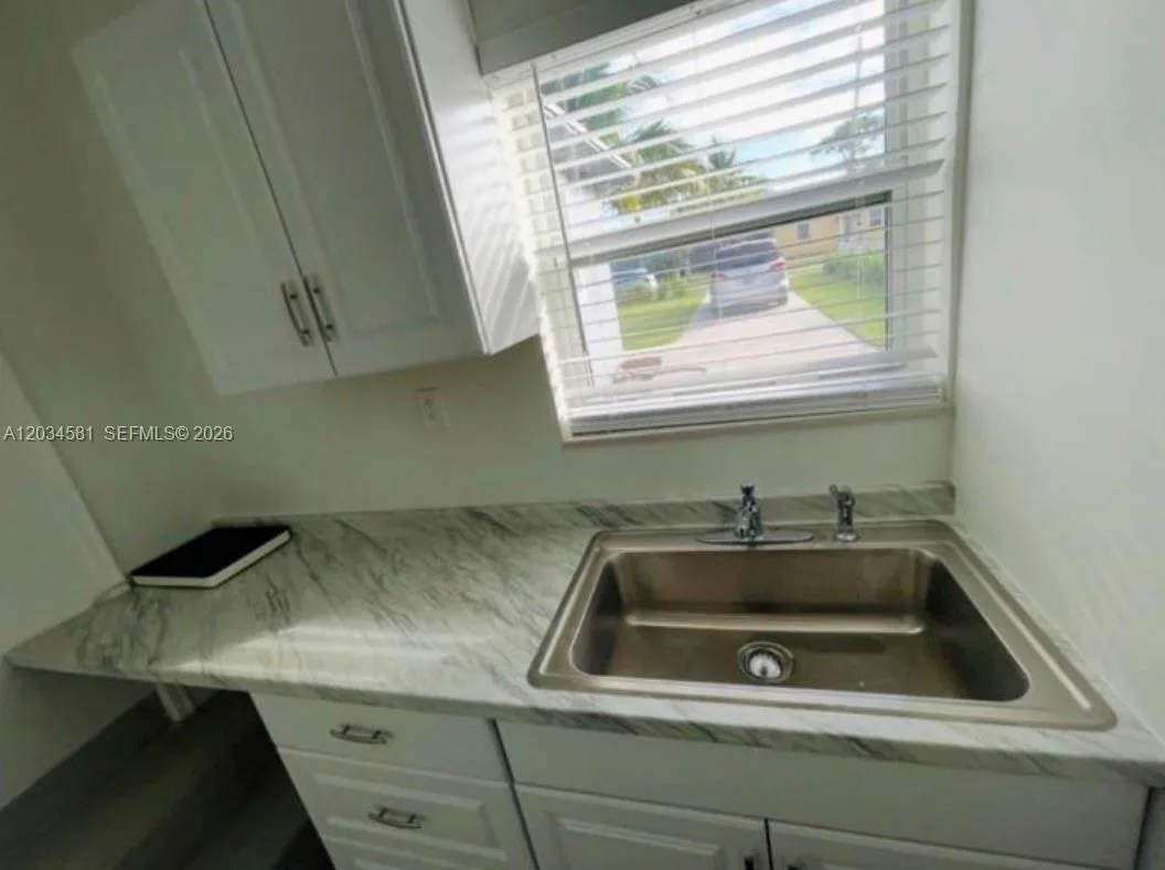 2735 Dewey St, Hollywood, FL 33020 photo 8