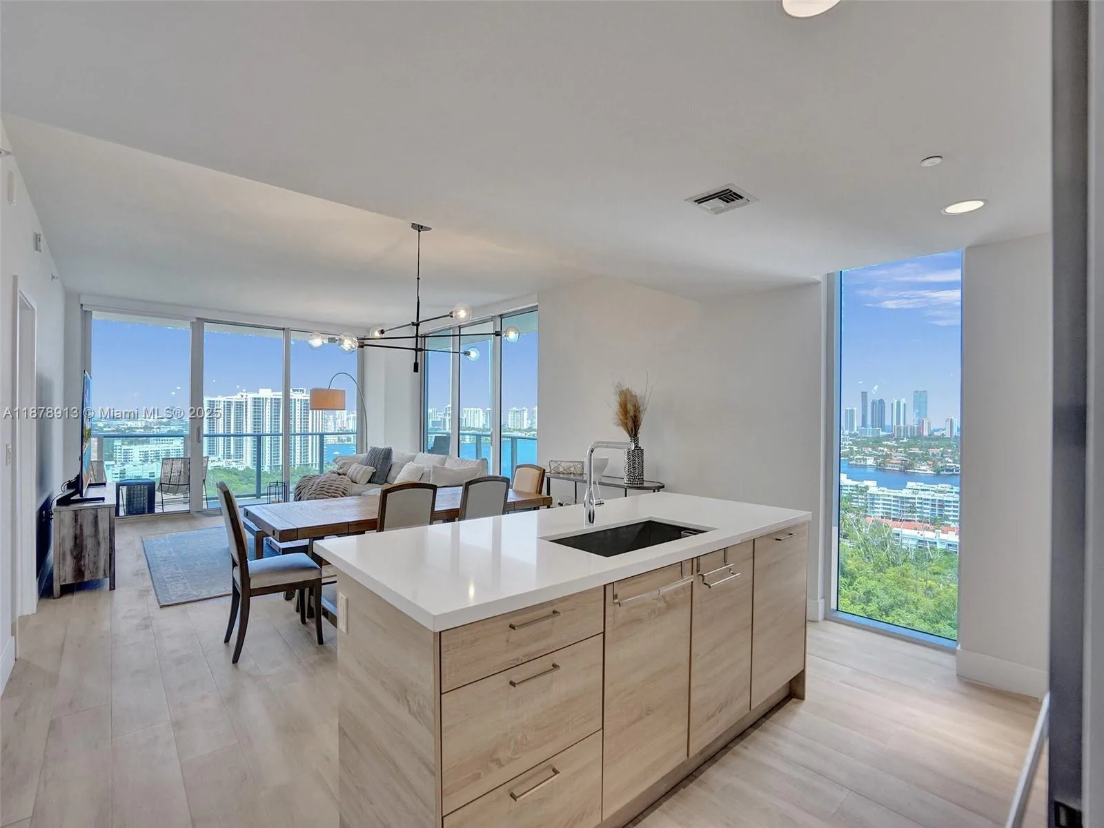 16385 Biscayne Blvd # 2107, North Miami Beach, FL 33160 photo 10