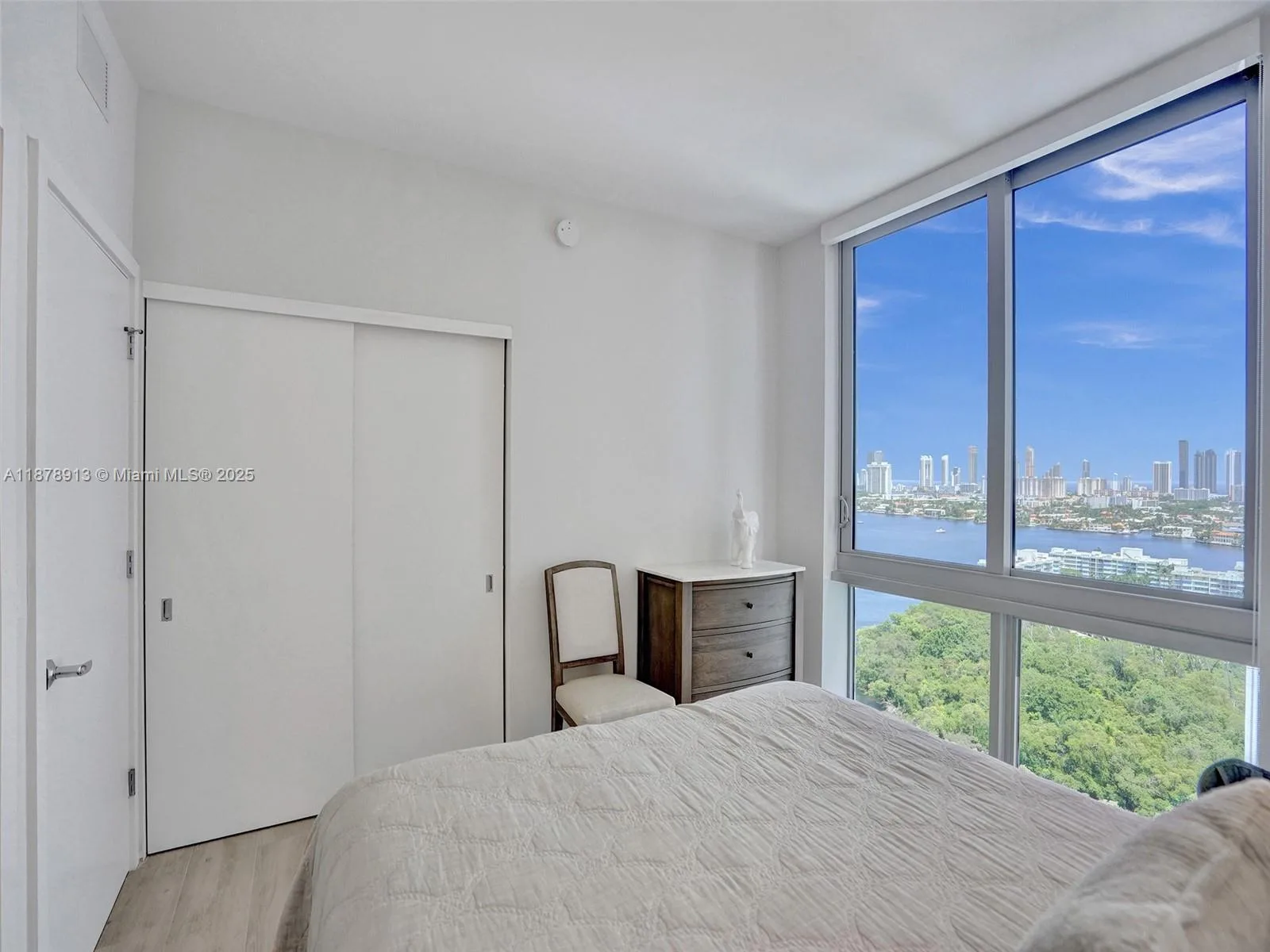 16385 Biscayne Blvd # 2107, North Miami Beach, FL 33160 photo 5