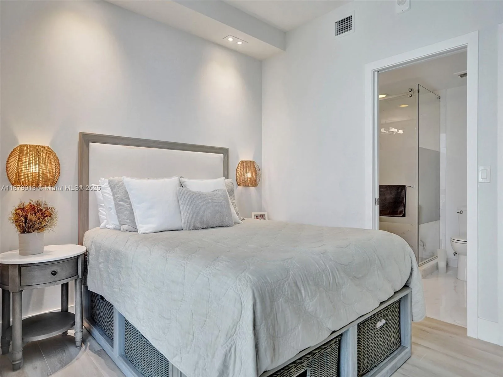 16385 Biscayne Blvd # 2107, North Miami Beach, FL 33160 photo 6
