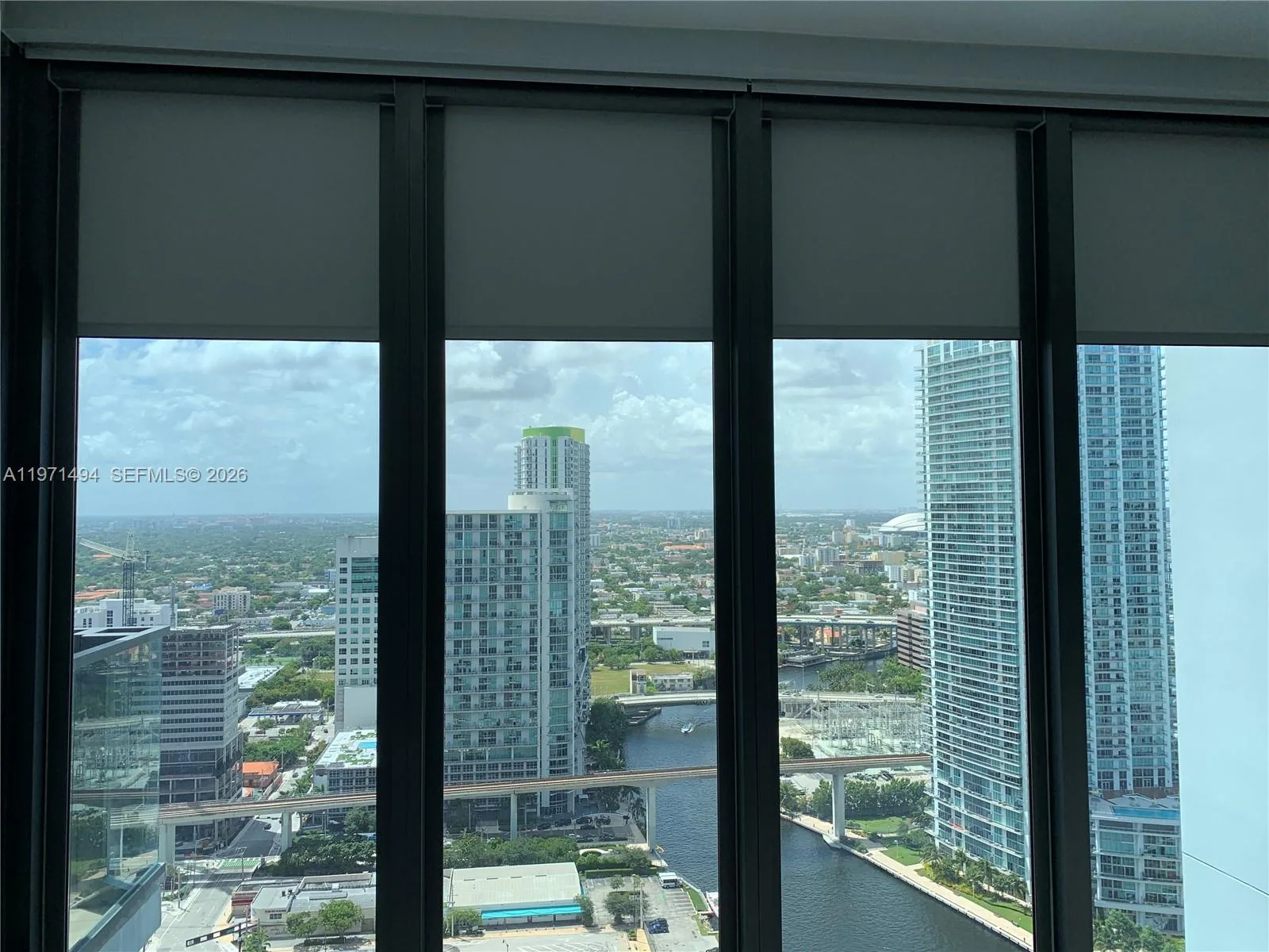 68 SE 6th St # 3010, Miami, FL 33131 photo 10