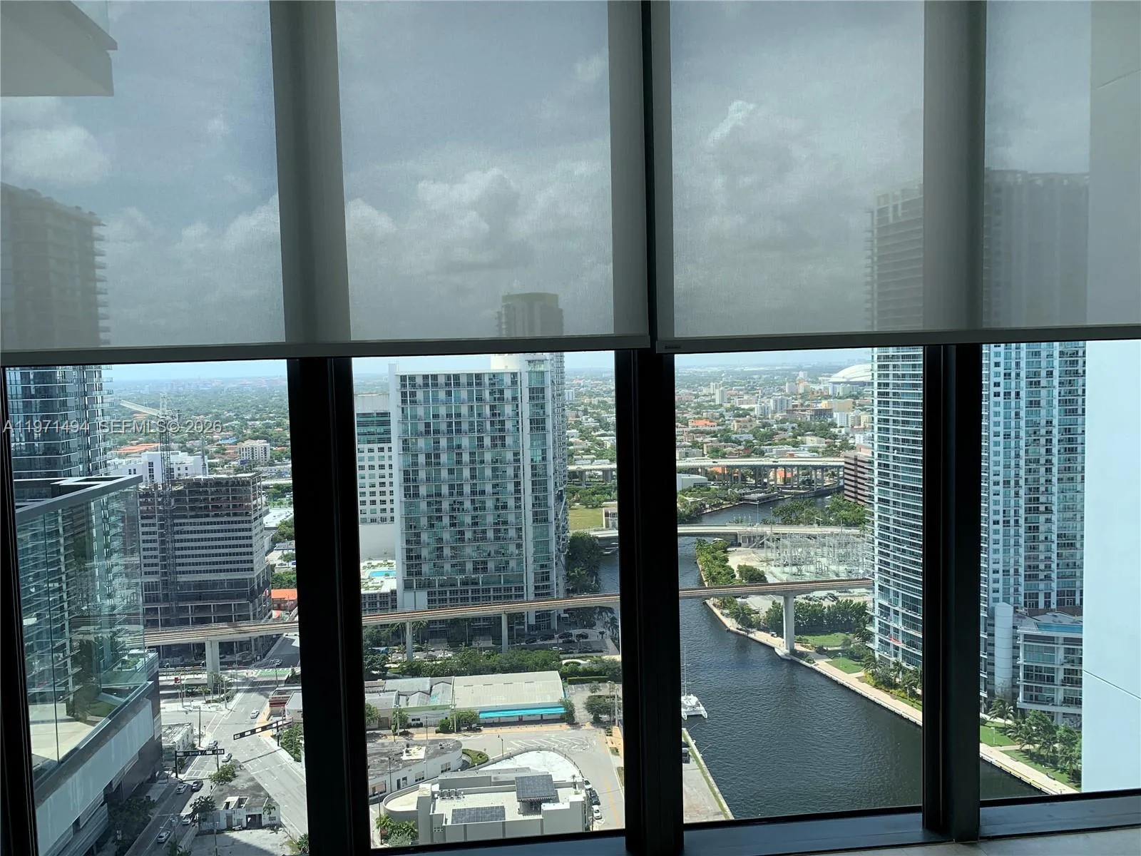 68 SE 6th St # 3010, Miami, FL 33131 photo 11