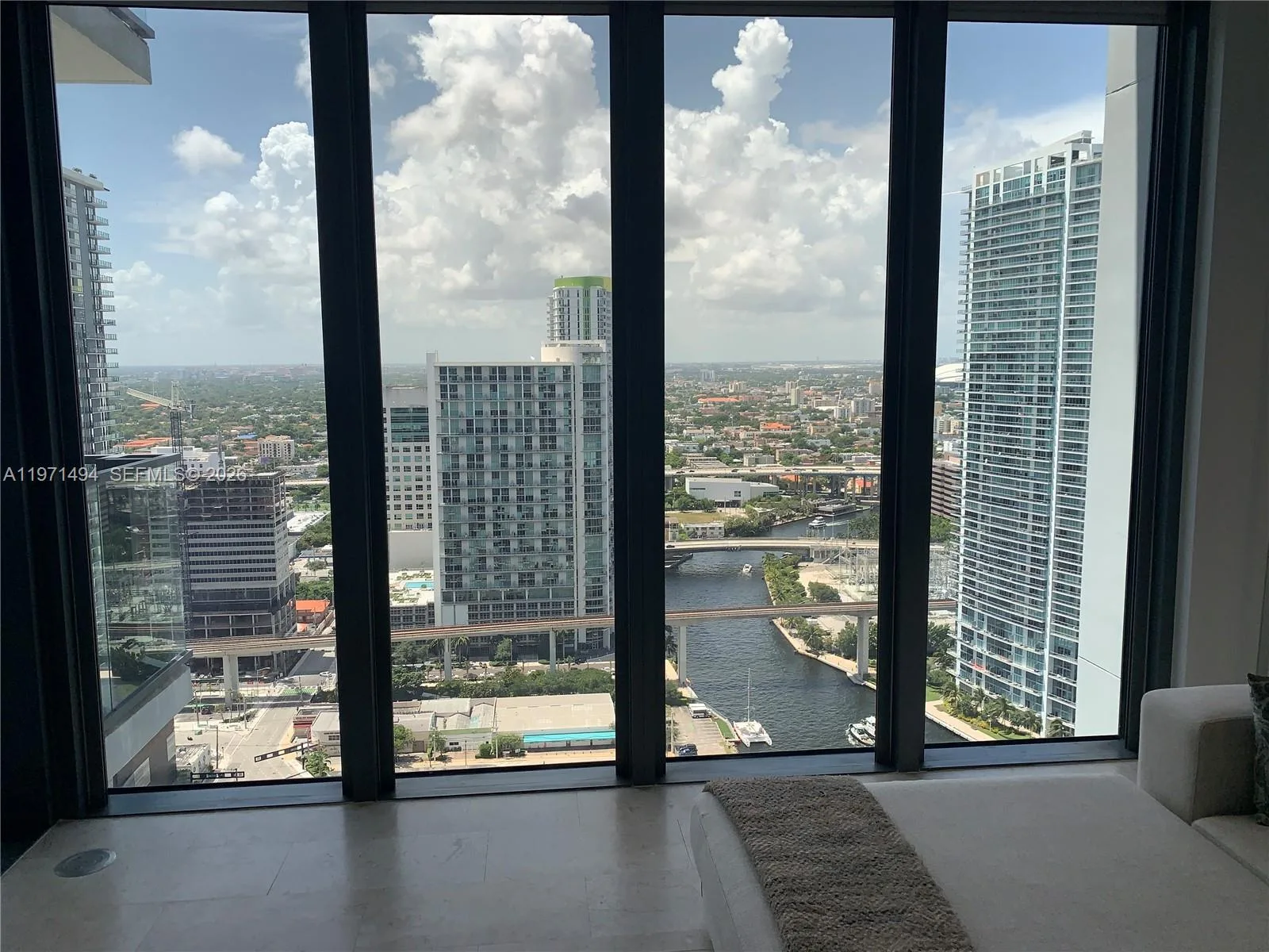 68 SE 6th St # 3010, Miami, FL 33131 photo 5