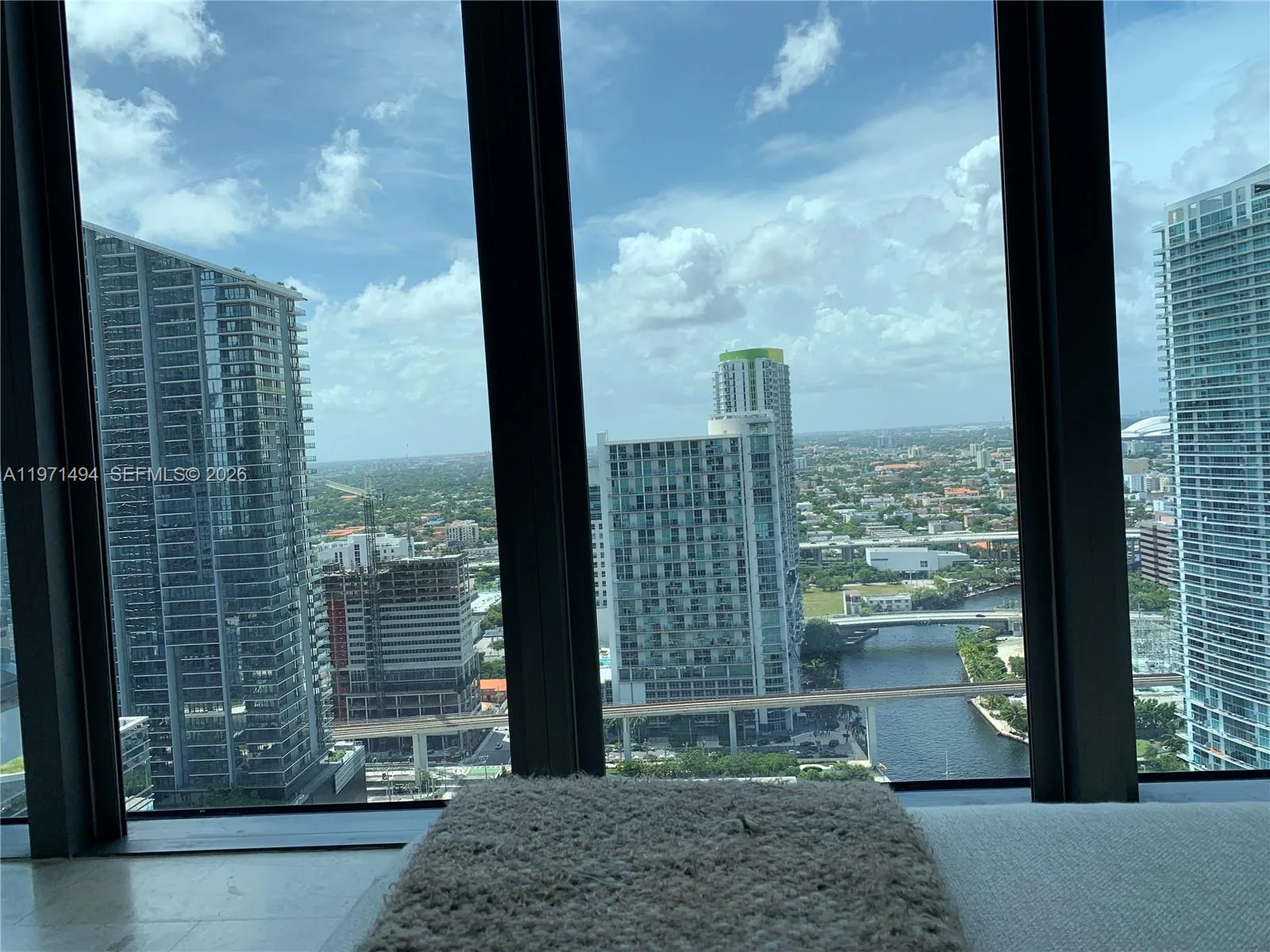 68 SE 6th St # 3010, Miami, FL 33131 photo 6