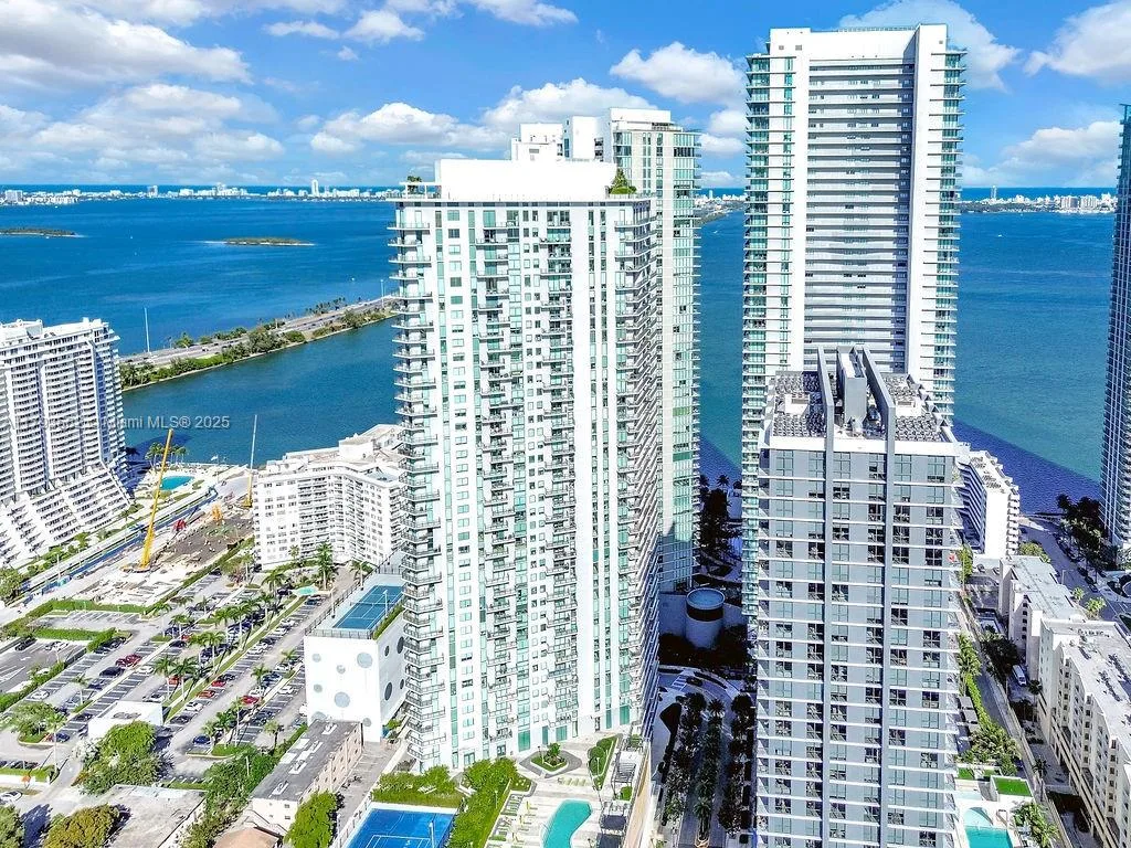 650 NE 32nd St # 1004, Miami, FL 33137 photo 4