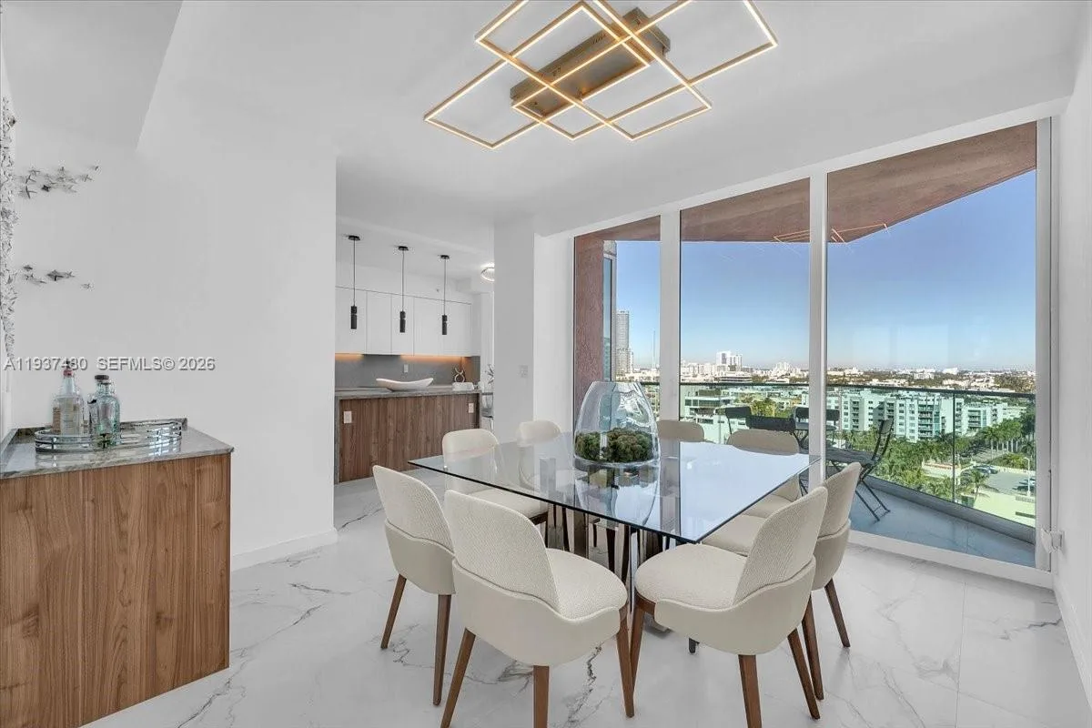 300 S Pointe Dr # 1404, Miami Beach, FL 33139 photo 10