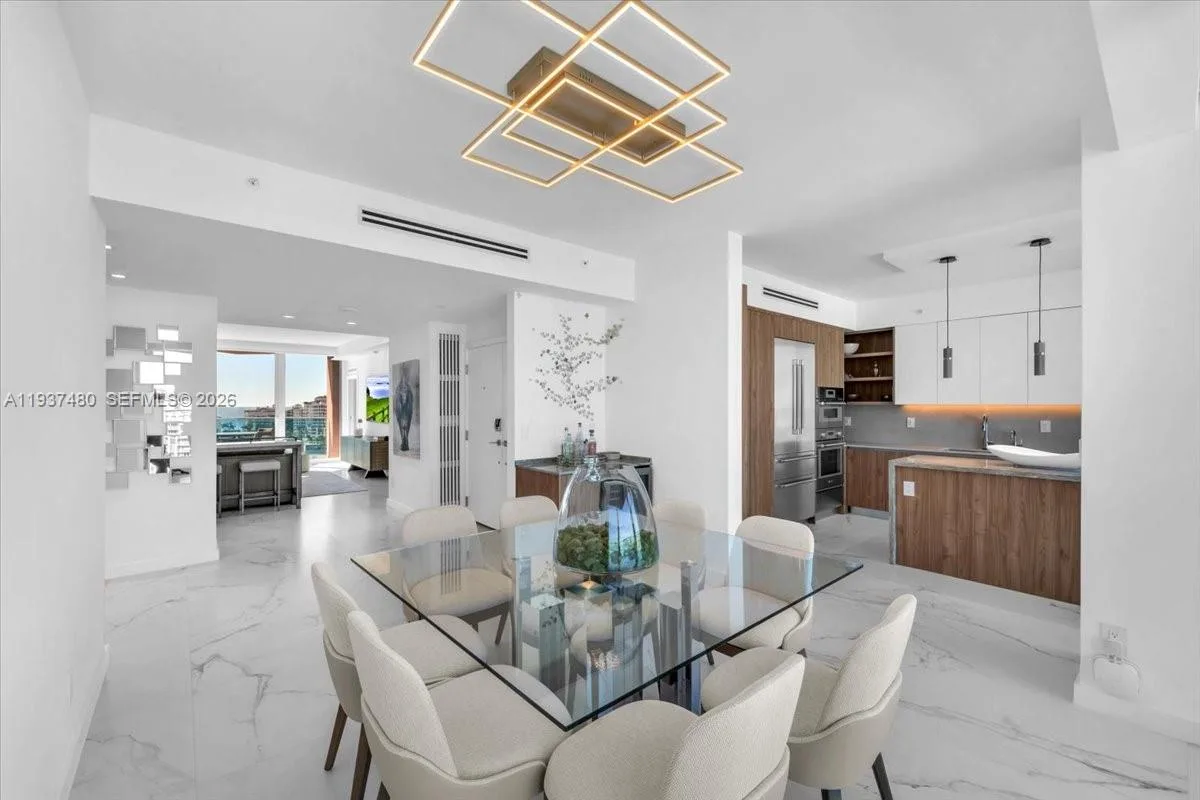 300 S Pointe Dr # 1404, Miami Beach, FL 33139 photo 11