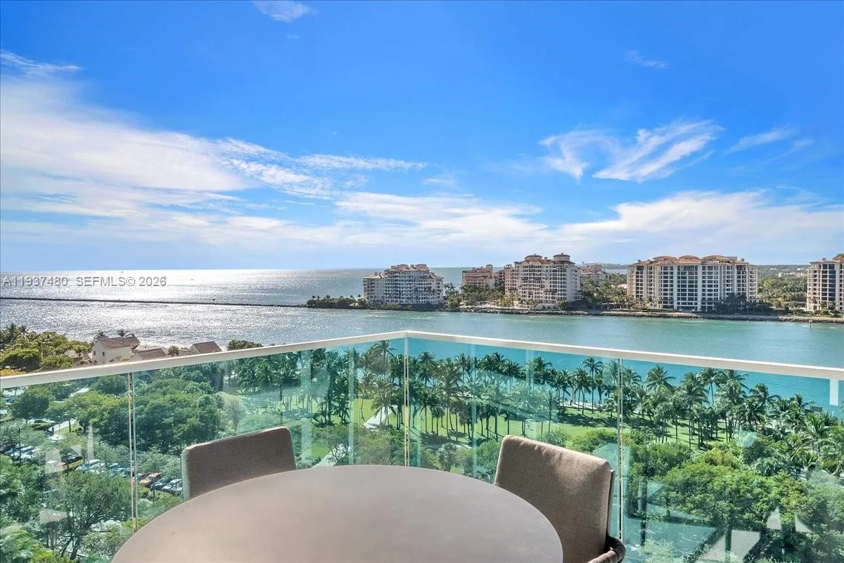 300 S Pointe Dr # 1404, Miami Beach, FL 33139 photo 4