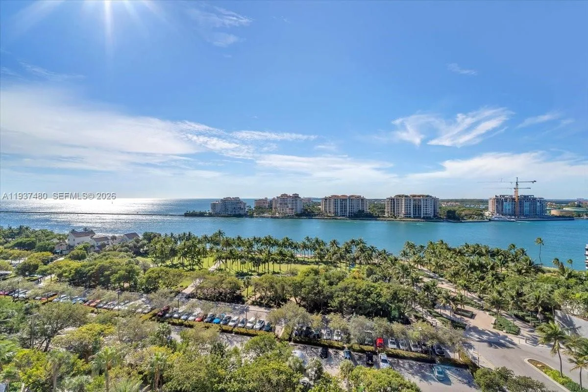 300 S Pointe Dr # 1404, Miami Beach, FL 33139 photo 5