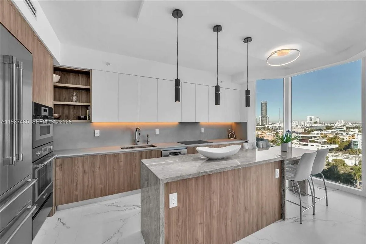 300 S Pointe Dr # 1404, Miami Beach, FL 33139 photo 8